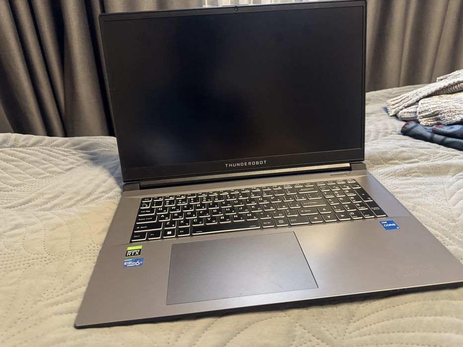 Продам ноутбук thunderobot 911 plus X 17.3”