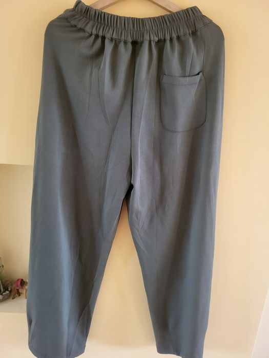 Спортно -елегантен сет за едра дама