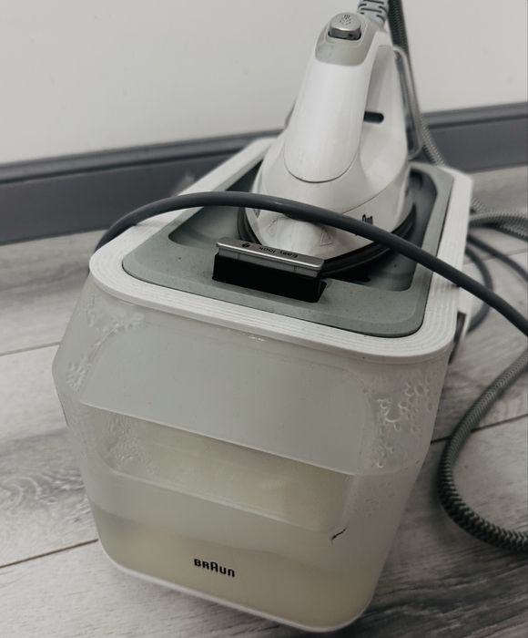 Braun CareStyle 7 Pro — парогенератор с утюгом