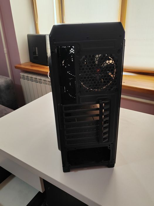 Продам корпус cougar