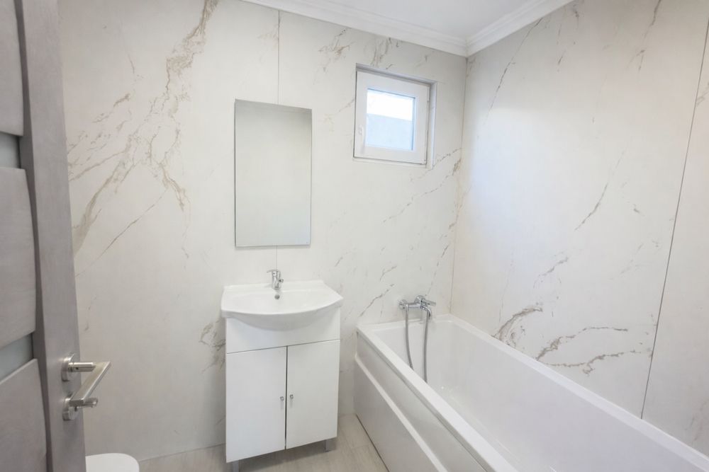 Vand casa individuala,zona Lipovei