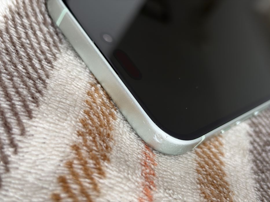 iPhone 15 128GB Green