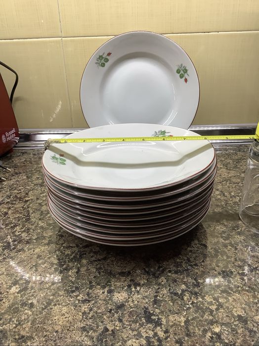 Чинии български порцелан, нови, 10 бр.
