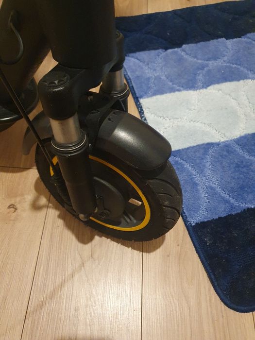 Vând sau schimb trotineta