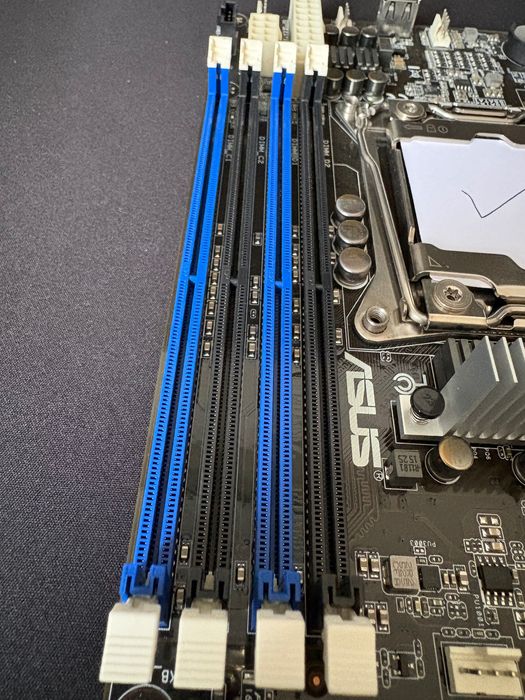 Server Asus Z10PA-U8 + 32gb ram + 20 cores Cpu (Сървър)