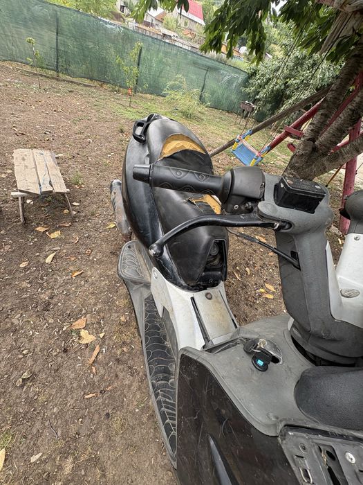Malaguti madiosn 125cc 4 timpi