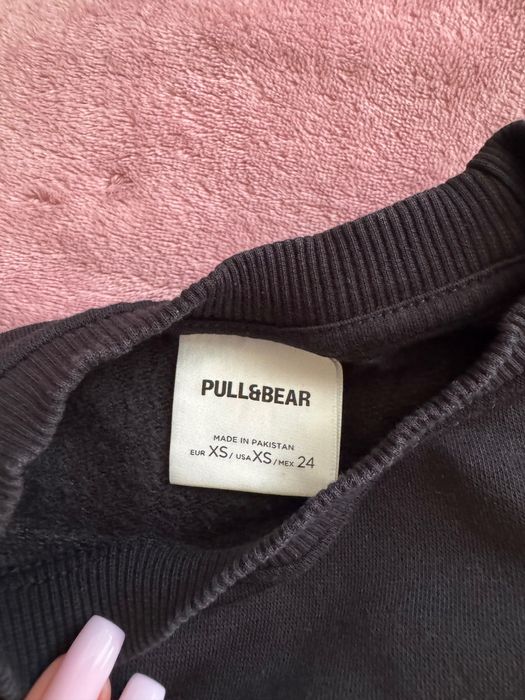 Черен къс суитчер PULL&BEAR Размер XS Цена: 8€