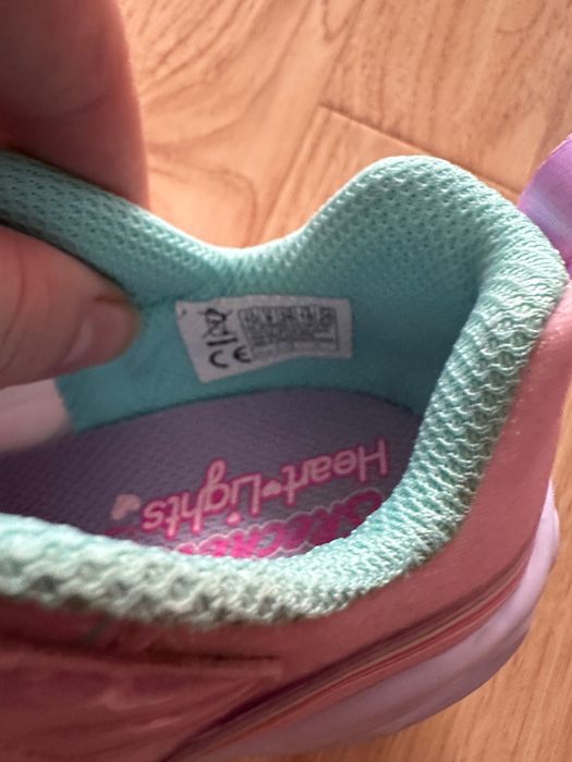 Vand adidasi Skechers 26