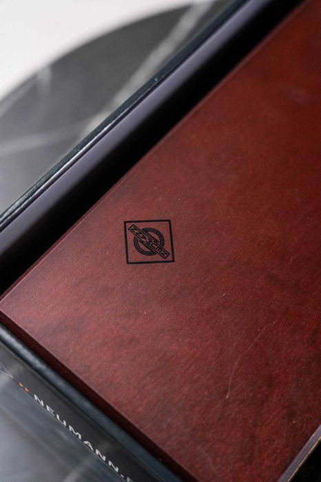 Студийный микрофон NEUMANN U 87 AI STUDIO SET Condenser Microphone