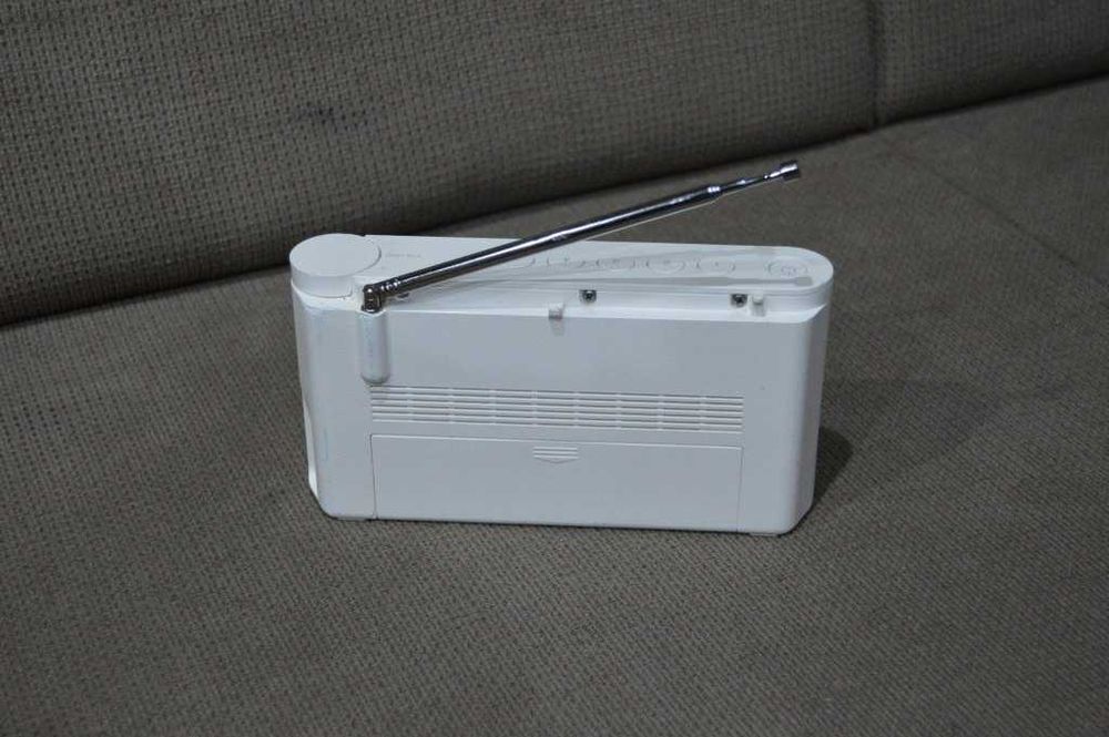 Radio portabil digital Sony XDR-S41D DAB DAB+ și FM RDS alb