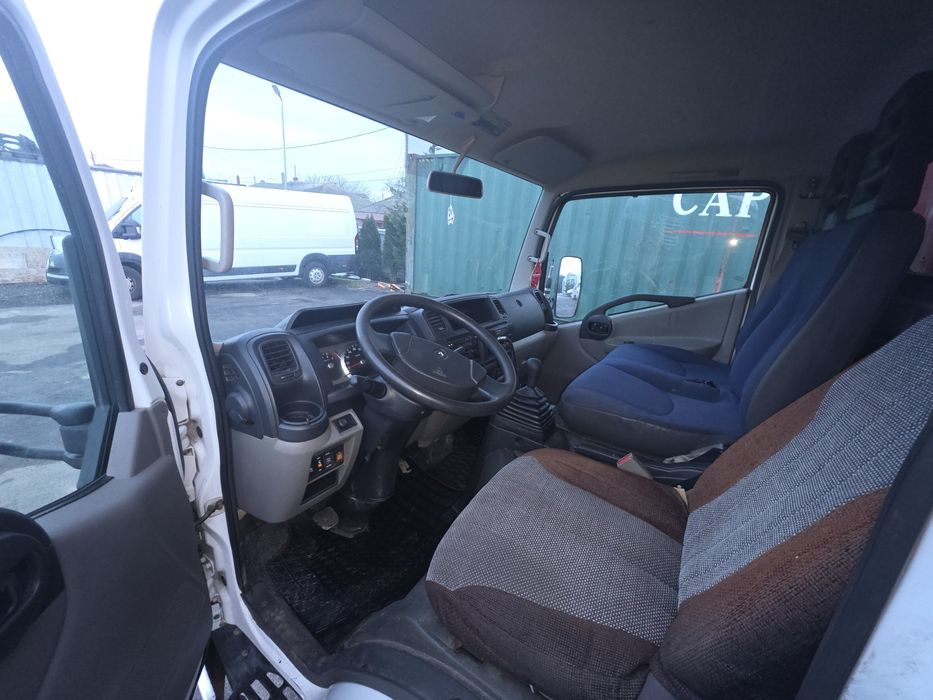 Autoutilitara Renault Maxity