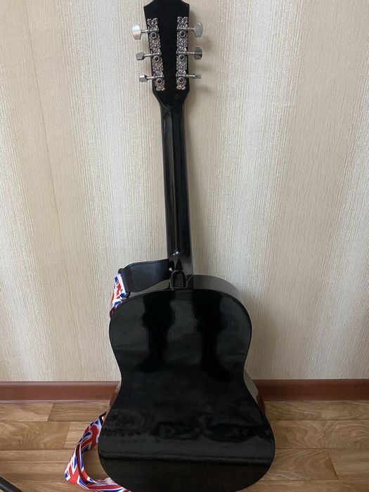 Акустическая гитара Levinson