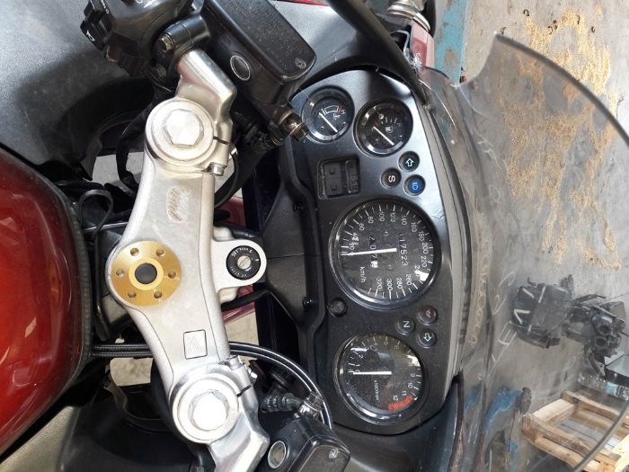 ХОНДА ЦБР ,ВTР( Honda CBR 1100 XX, F2, F3,F4i-600,Vtr 1000)на Части