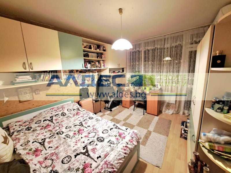 Продава се Тристаен апартамент в София, Карпузица - 68 кв.м за 1912 €/кв.м - Снимка #9