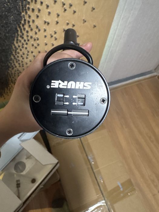 Продам микрофон Shure sm 7b