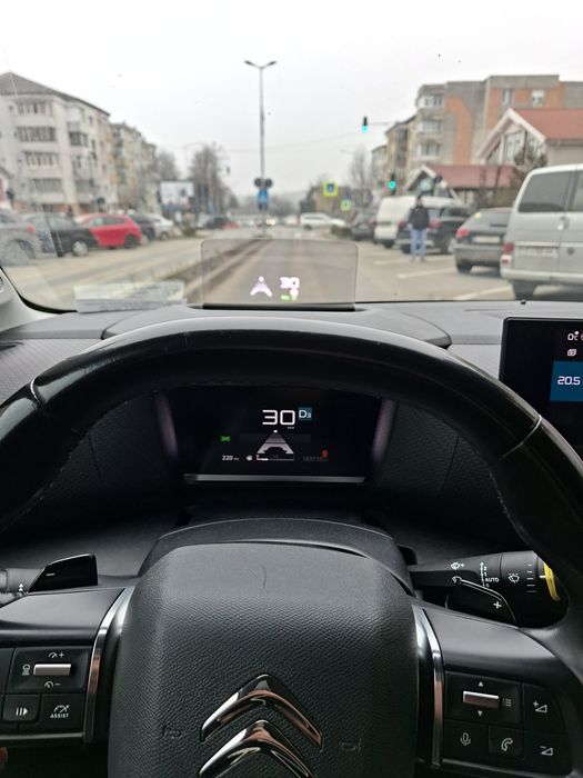 Citroen C4 2021 luna a 9.. Automata 8+1...1.5 diesel..131cp ..Distroni