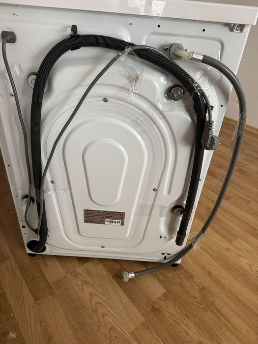 Mașina de spălat Vortex vma71204s SLIM
7KG.
-folosita