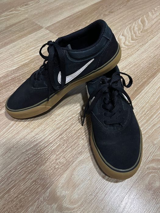 Nike маратонки унисекс 38 номер Оригинални