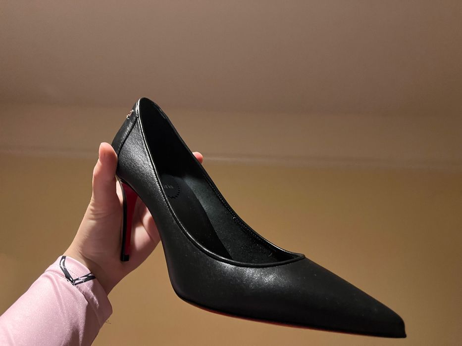 Pantofi louboutin