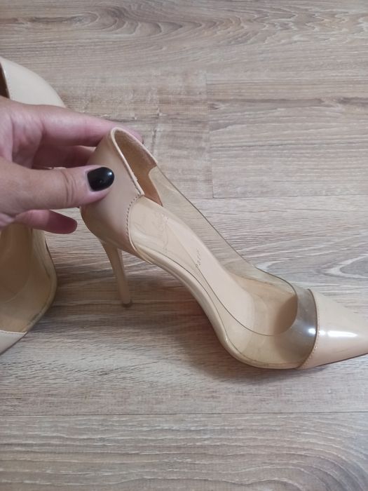 Туфли бежевого цвета