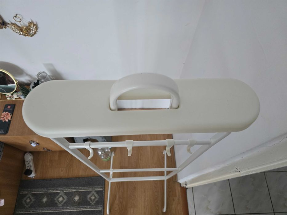 Stativ pentru haine si palarii