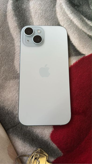 iPhone 15 blue nou