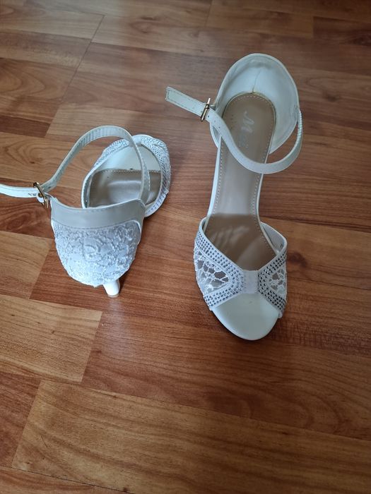 Sandale de mireasă