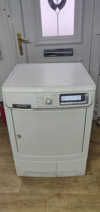 Uscator de rufe Electrolux cu pompa de caldura