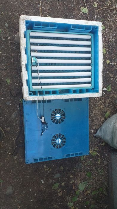 Инкубатор в отличном состоянии