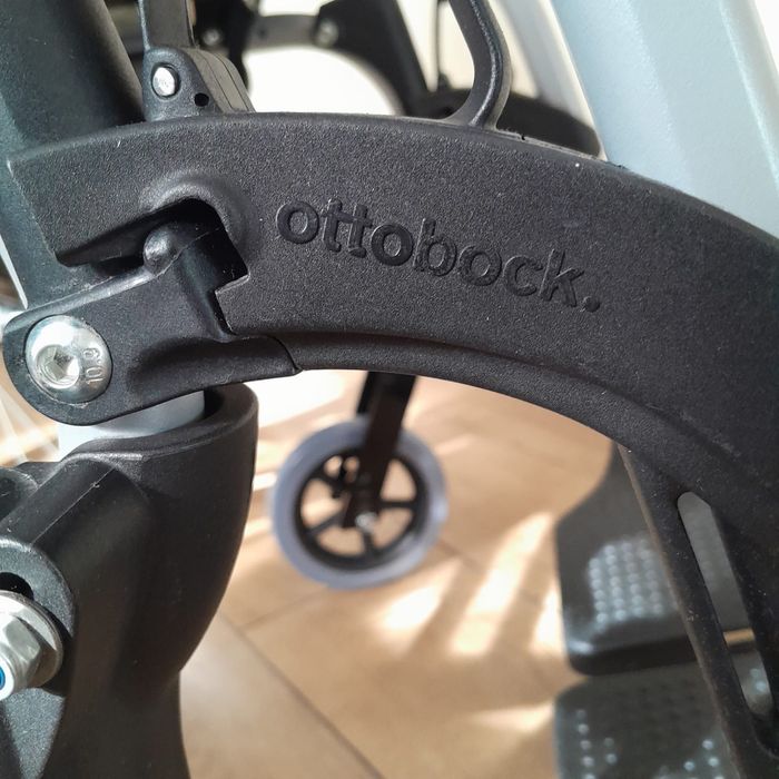 Продам инвалидную коляску