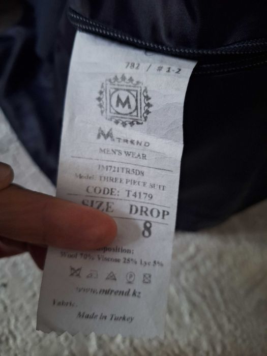 Продам мужской костюм