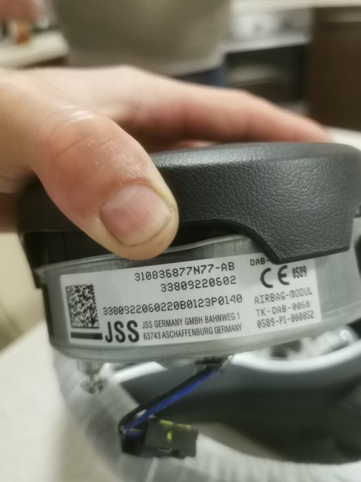 Volan nou bmw cu padele si airbag M f10,f30, f25, f11 f01,e90,e70,e71,