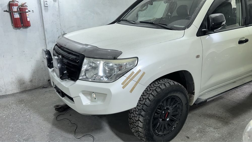 Toyota Land Cruiser 200