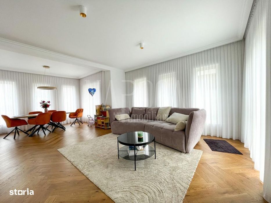 Casa 4 camere de vanzare in Floresti