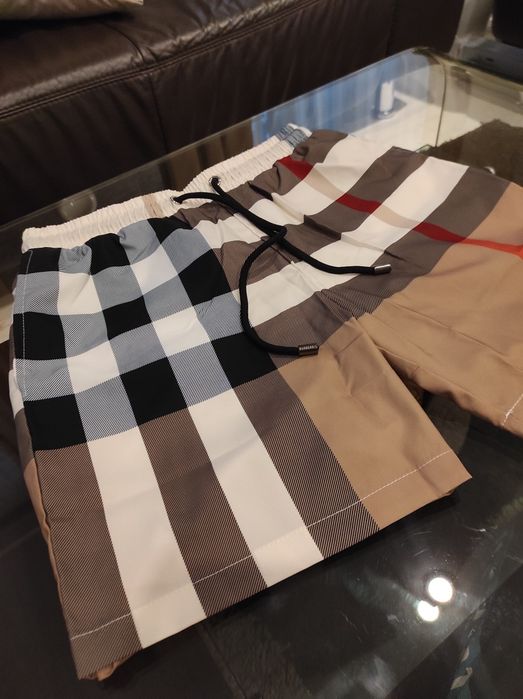 Burberry Shorts (pantaloni scurți Burberry)