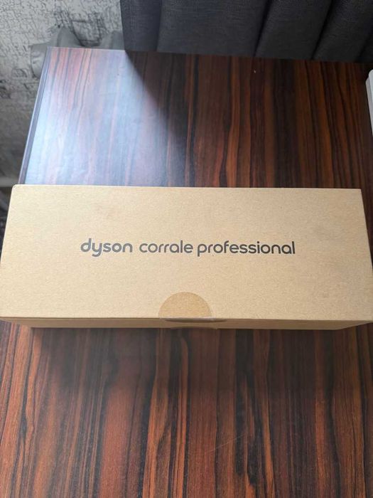 Placa de par Dyson HS03 - Un cadou mult dorit pentru iubita