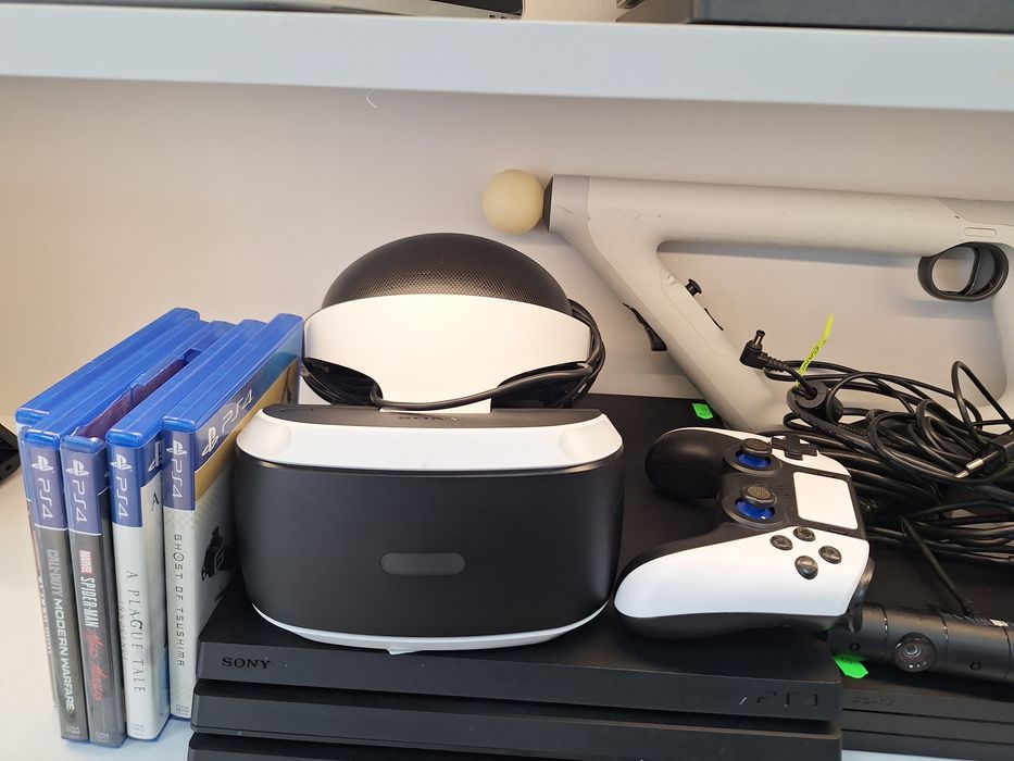Playstation 4 Pro 1TB, Ochelari Vr,Aim controller,camera Plus jocuri