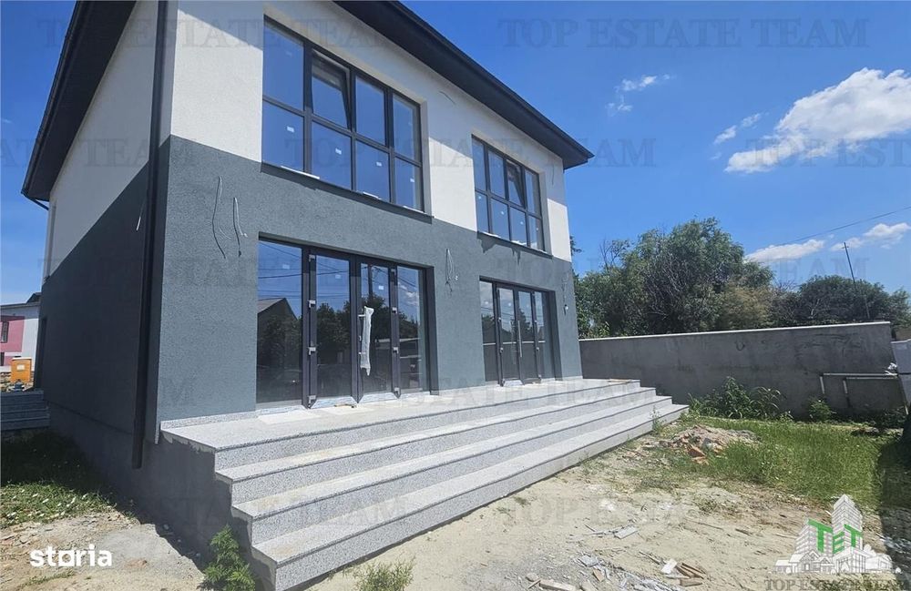 Cladire 240mp cu 2 spatii comerciale la inchiriat in centru Domnesti