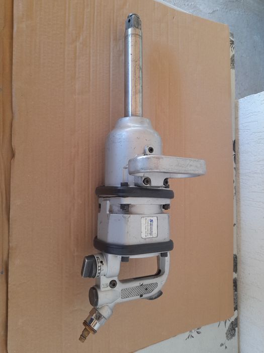 Vând pistol pneumatic