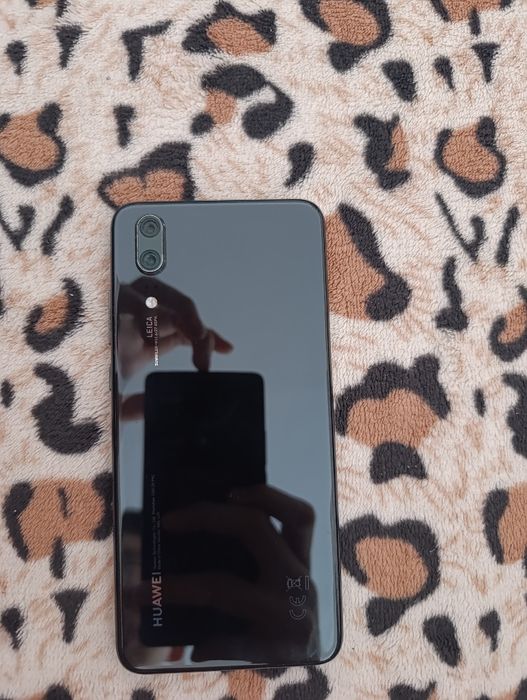 Смартфон Huawei p20 128/4