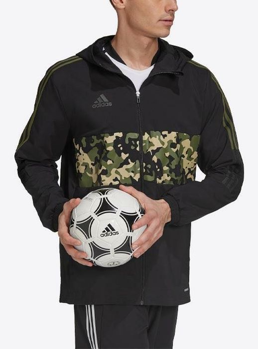Мъжка ветровка “Adidas” L размер