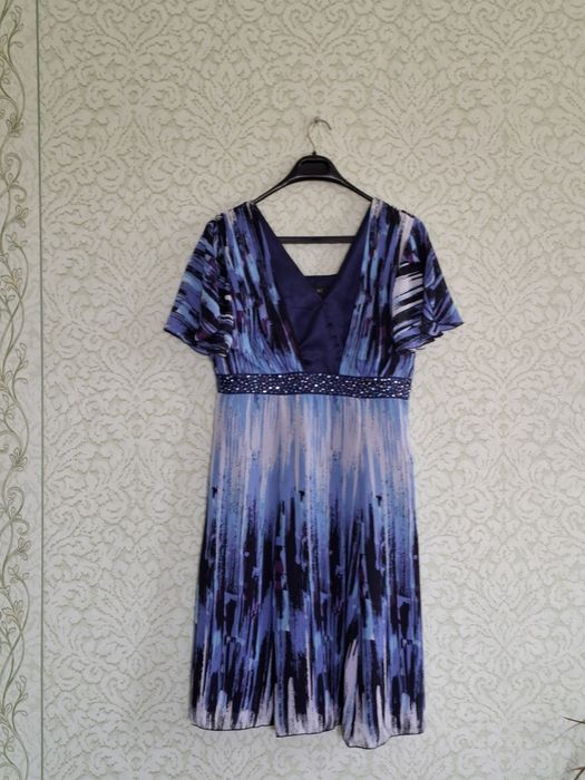 Продам платье, костюм