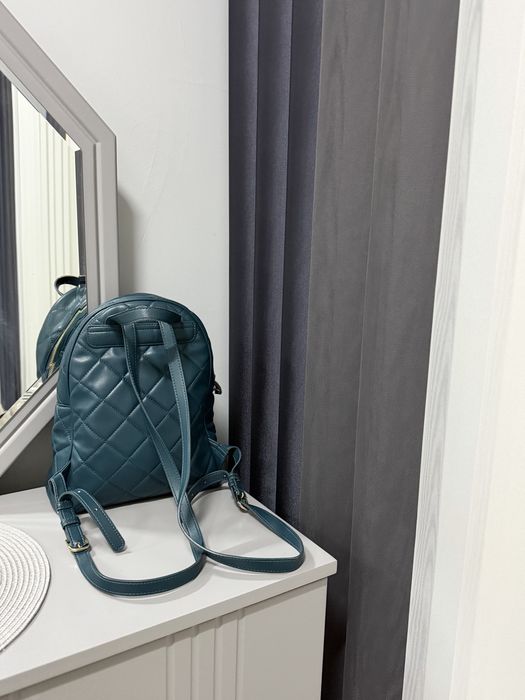 Раница на Valentino и чанта на EA7 Emporio Armani