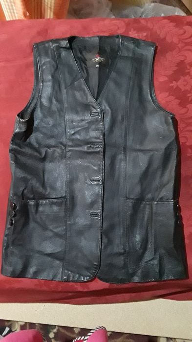 Кожаные вещи б/у пиджак, жилетки