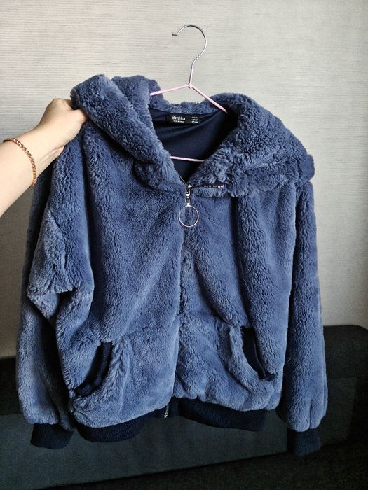 Меховая курточка BERSHKA, M