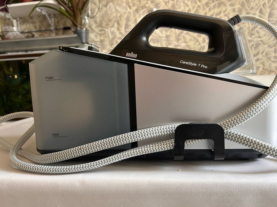 Парогенератор BRAUN CareStyle 7 pro IS7156BK