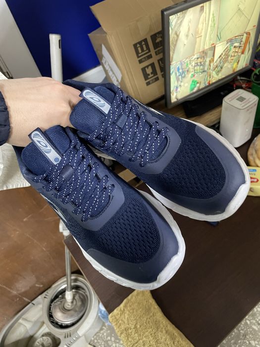 продаю кросовки новые