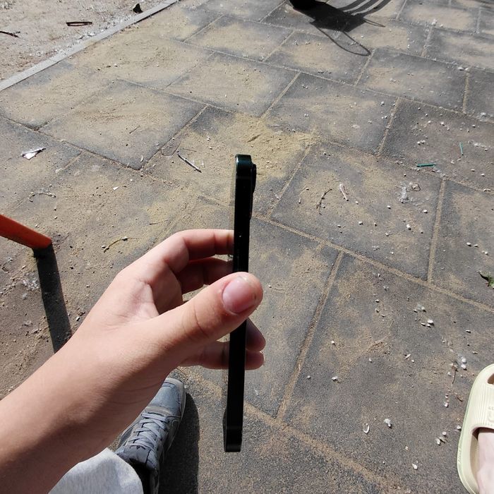 Продам айфон 13