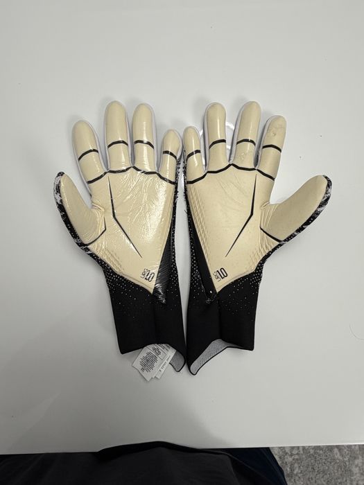 Вратарски ръкавици
