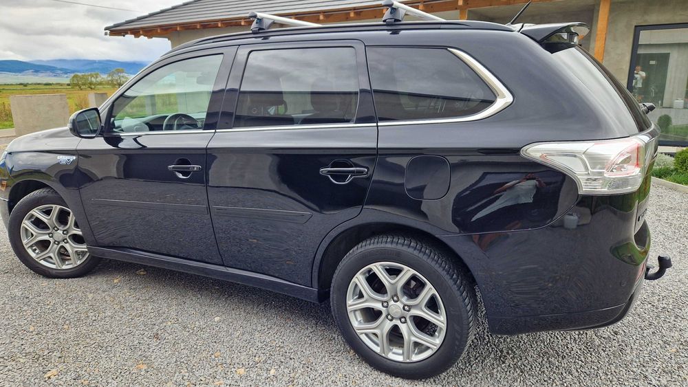 Mitsubishi Outlander PHEV 2.0 plug-in hybrid